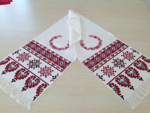 Свадебный льняной рушник, вышитый в украинском стиле (ДБ-0003)