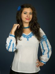 Дуже гарна біла блузка з блакитною вишивкою в національному стилі для жінок (gbv-02-05), 40, льон