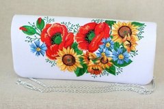 Прекрасний білосніжний клатч із меморі-котону з вишивкою "Український букет" для леді (KL-011-005-bl)