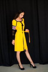 Желтое короткое льняное платье со старинной вышивкой (ЛА-12), 42