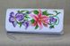 Дамский атласный клатч белого цвета с цветочным орнаментом "Лилея" (KL-011-018-bl)