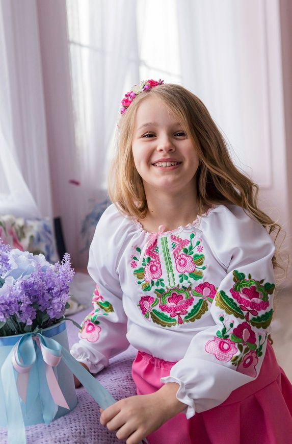 Вишитий ніжний костюм для дівчинки з рожевою вишивкою (OS-0294), 2 роки, габардин