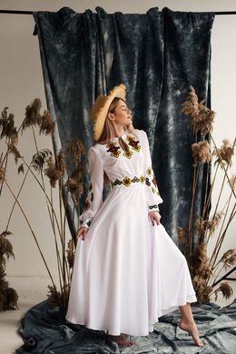 Вышитое оргинальное женское белое платье (D-137-01), 40, тиар