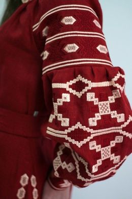 Вишнёвое длинное платье "Грация" из льна с колоритной вышивкой для женщин (PL-031-152-L-chr), 42