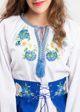 Костюм в сине-белом цвете "Васильковые мечты" из ткани Оникс с вышивкой для девочек-подростков (KSp-557-017-O), 140
