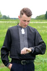 Черная стильная рубашка из льна с белым вышитым узором (GNM-02120), 38, лен черного цвета