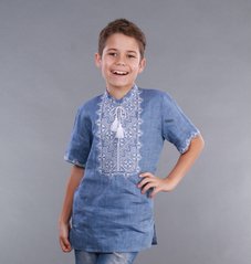 Вишита літня сорочка із льону джинсового кольору зі строкатим українським орнаментом для хлопчиків (NB-2004-kd-jns), 110
