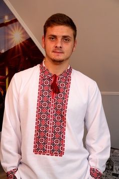 "Національна" сорочка вишита вручну в класичних кольорах (GNM-01277), 38