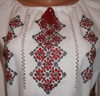 Изысканная вышиванка ручной работы белого цвета с красно-чёрным орнаментом для женщин (GNM-00522), 42, лен серого цвета