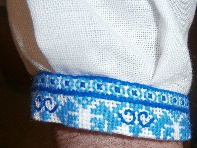 Стилізована сорочка-вишиванка з національним візерунком у синіх відтінках для чоловіків (GNM-00574), 40, поплін