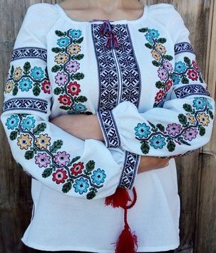 Квітчасто-розшита в Борщівському стилі вишиванка із домотканого полотна для жінок (GNM-01636), 40