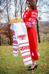 Традиционный украинский рушник ручной работы с вышитыми цветами на домотканом полотне (GNM-00408)